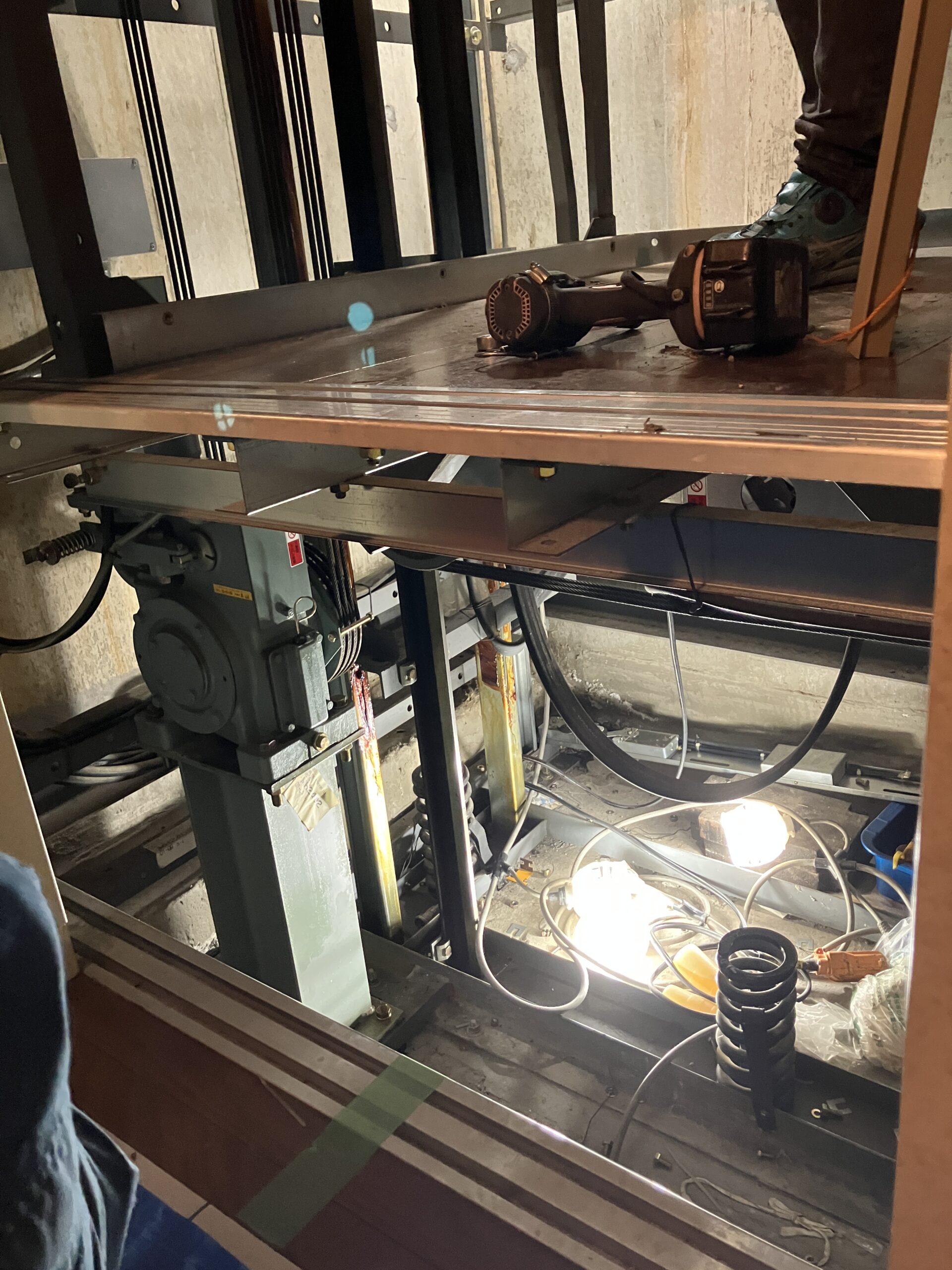 S邸 エレベーター入替施工中写真