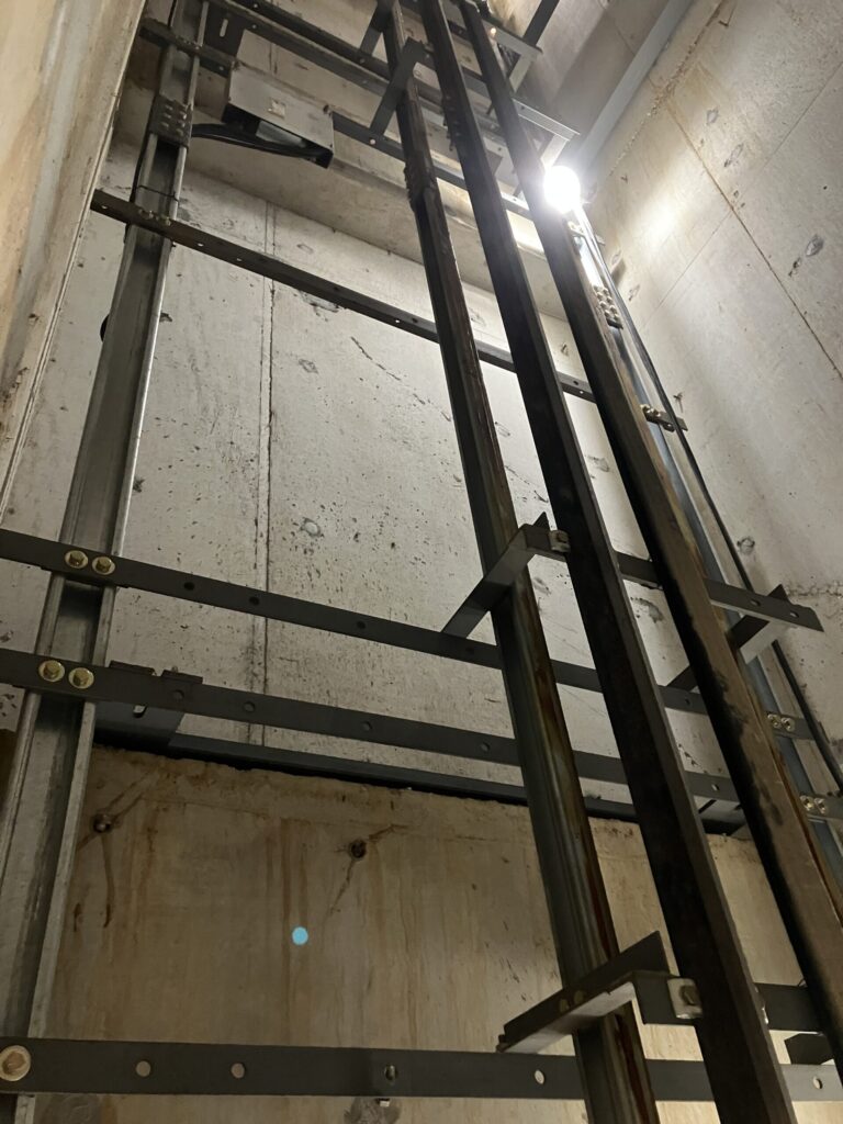 S邸 エレベーター入替昇降路写真